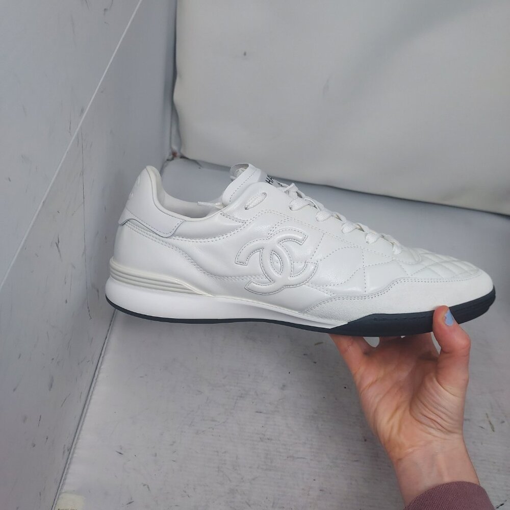 CHANEL 24A Quilted CC White Black MENS Sneaker - Picture 4 of 12